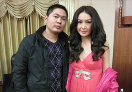 广州富邦与明星合影